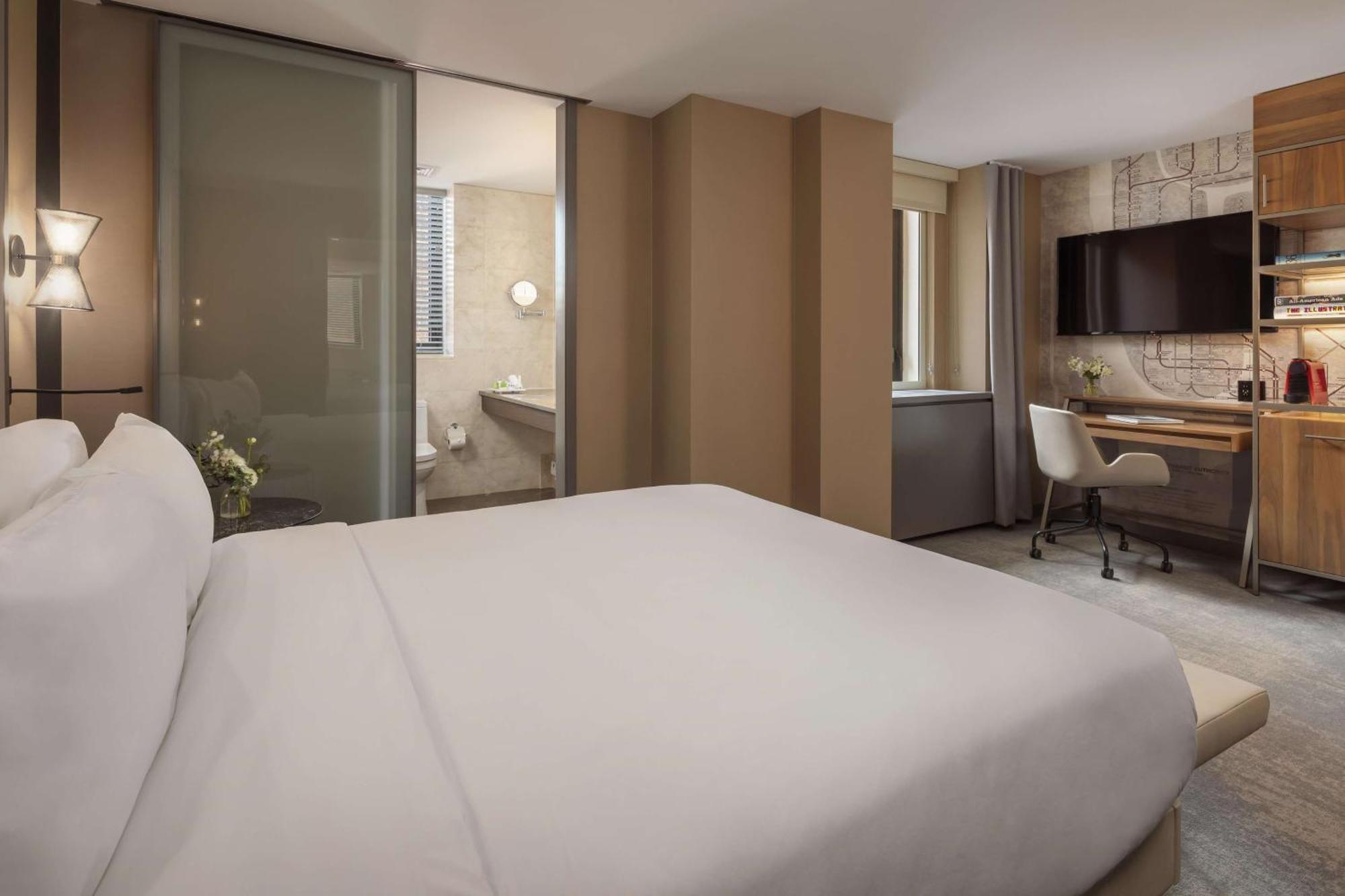 Premium King Room,1689827175:JPEG
